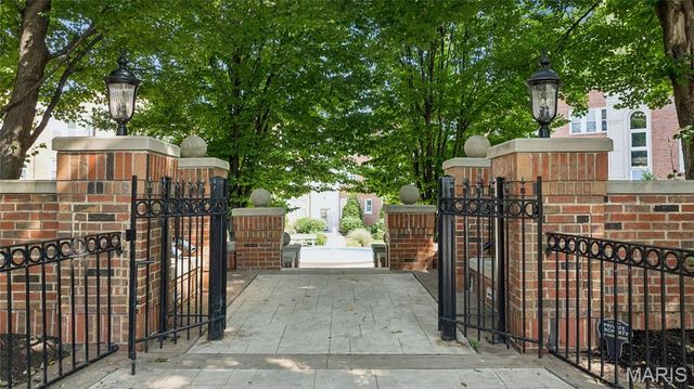 7743 Kingsbury Boulevard 21, Clayton, MO 63105