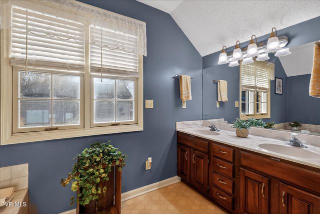 425 Rosewood Lane, Kingsport, TN 37664