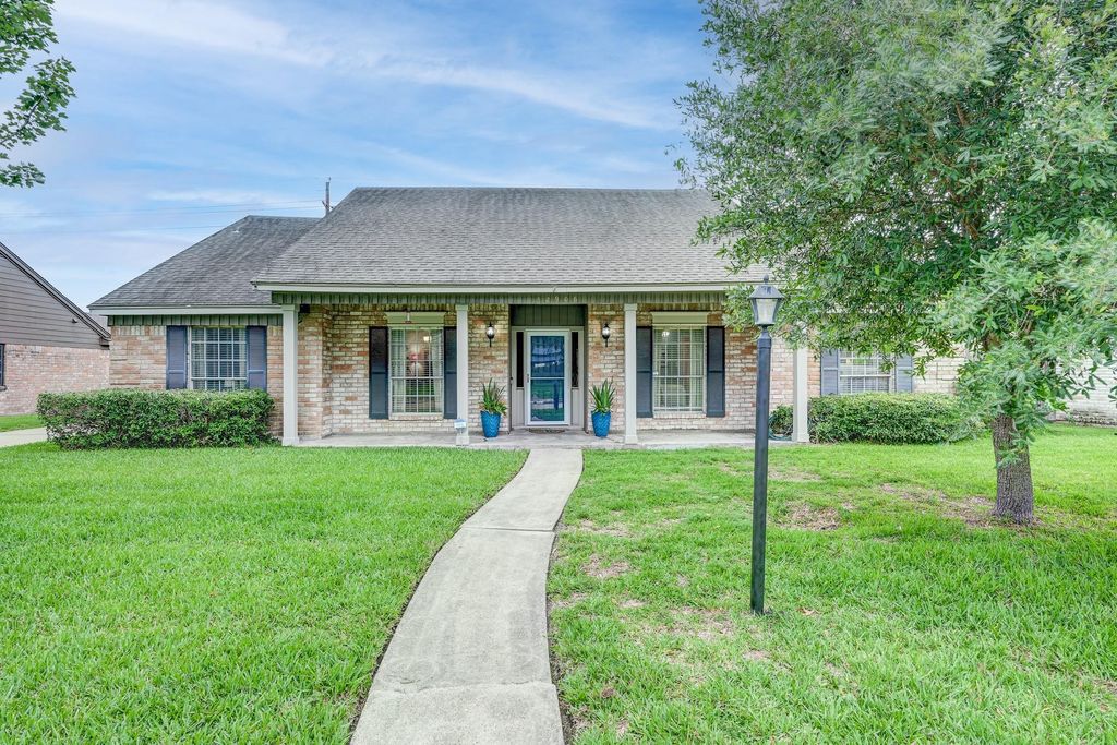 12906 Advance Drive, Houston, TX 77065