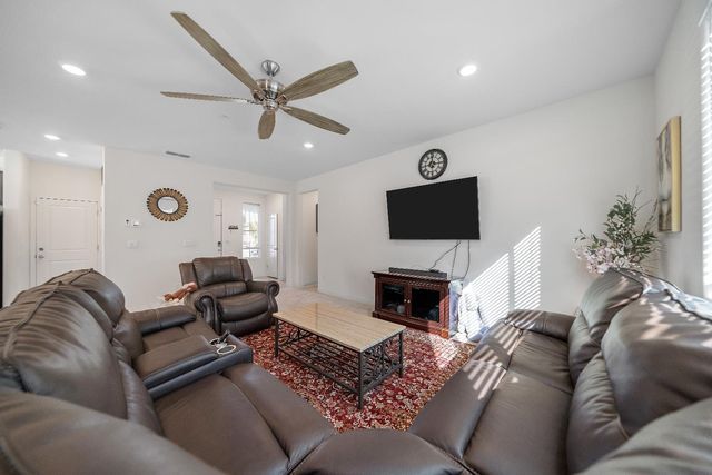 4808 Kaden St, Keyes, CA 95328