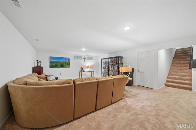189 Noahs Mill Drive, Lake St Louis, MO 63367