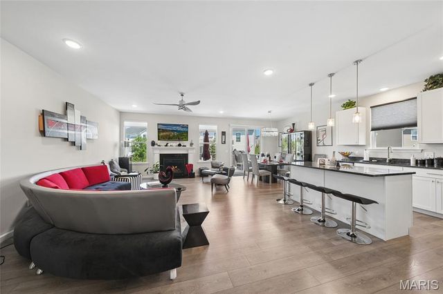 189 Noahs Mill Drive, Lake St Louis, MO 63367