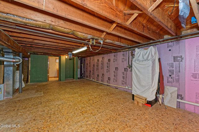 61 Latham Ridge Road, Colonie, NY 12110