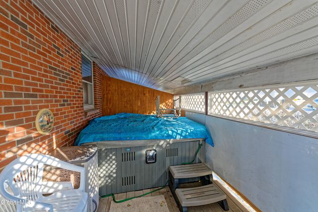 61 Latham Ridge Road, Colonie, NY 12110