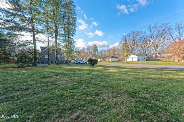 61 Latham Ridge Road, Colonie, NY 12110