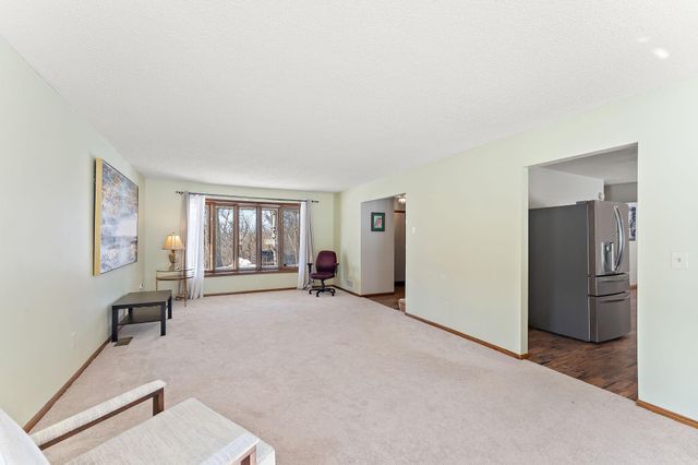 8290 Angus Avenue, Inver Grove Heights, MN 55077