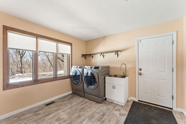 8290 Angus Avenue, Inver Grove Heights, MN 55077