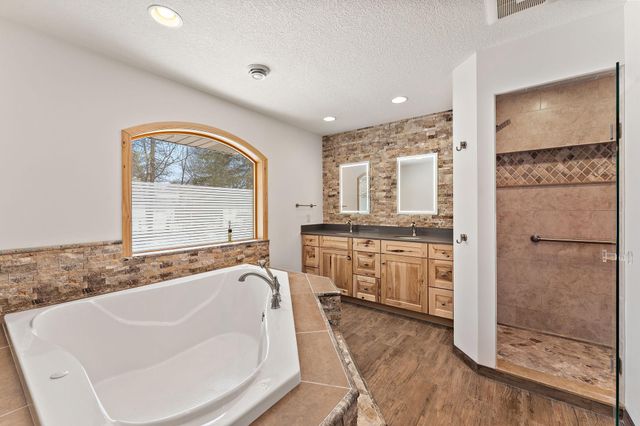 8290 Angus Avenue, Inver Grove Heights, MN 55077