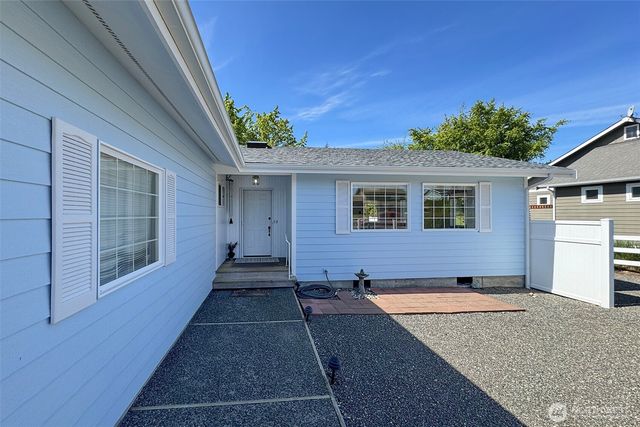251 Meadowlark Lane, Sequim, WA 98382