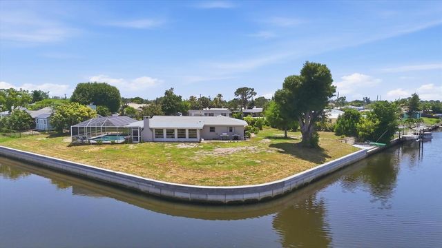 898 E 6TH STREET, Englewood, FL 34223