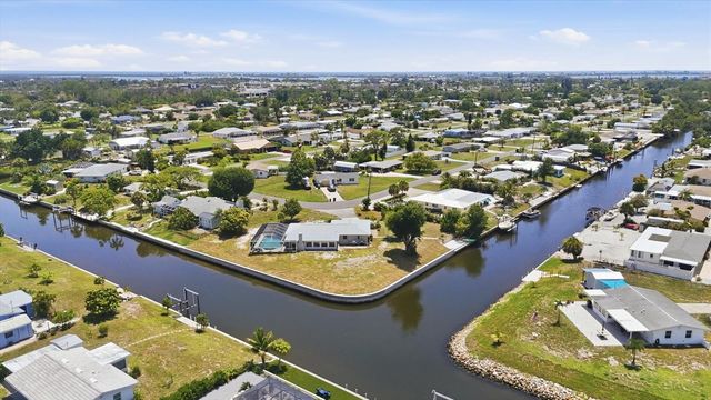 898 E 6TH STREET, Englewood, FL 34223