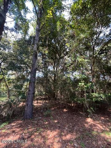 21 Fort Fremont Court, St. Helena Island, SC 29920