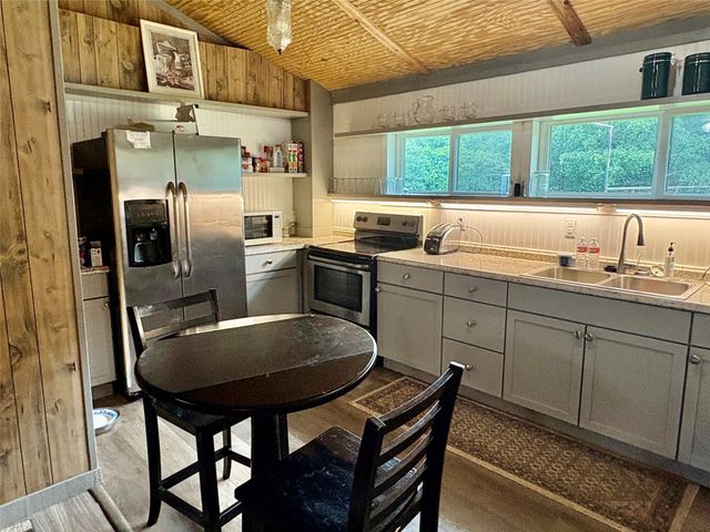 2212 County Road 4128, Cumby, TX 75433