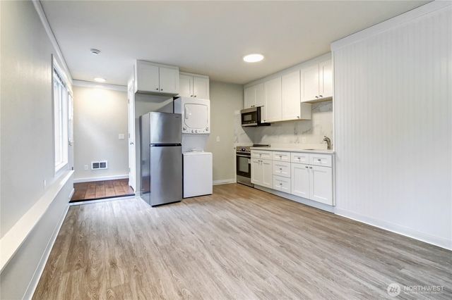 23717 49th Drive SE, Woodinville, WA 98072