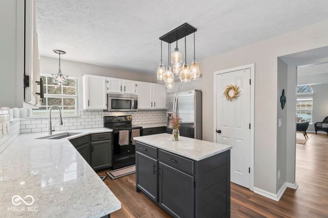 6318 Creekview Lane, Fishers, IN 46038