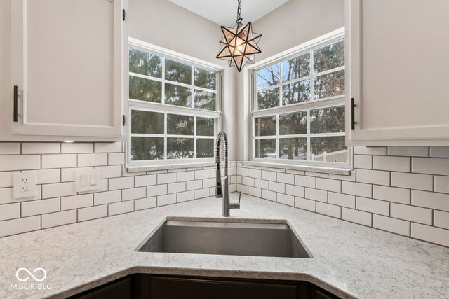 6318 Creekview Lane, Fishers, IN 46038