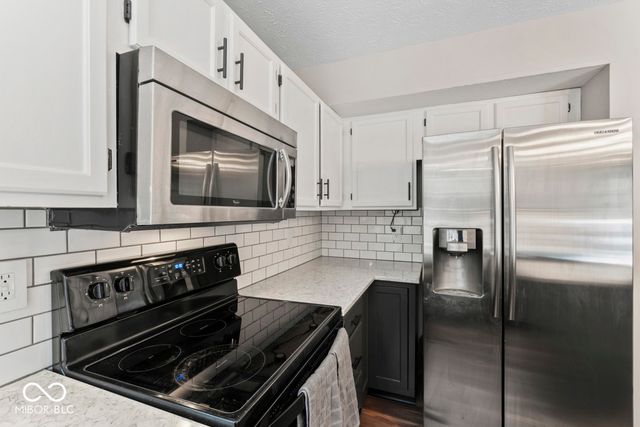 6318 Creekview Lane, Fishers, IN 46038