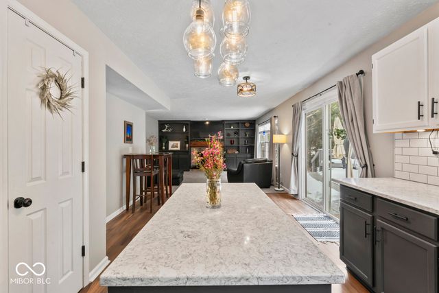 6318 Creekview Lane, Fishers, IN 46038