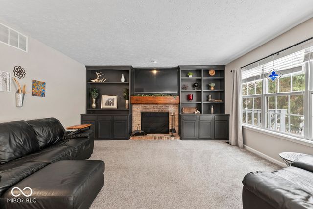 6318 Creekview Lane, Fishers, IN 46038