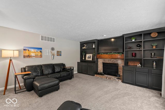 6318 Creekview Lane, Fishers, IN 46038