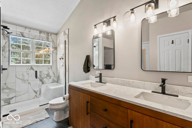 6318 Creekview Lane, Fishers, IN 46038