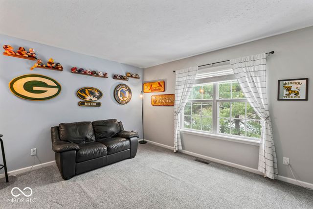 6318 Creekview Lane, Fishers, IN 46038