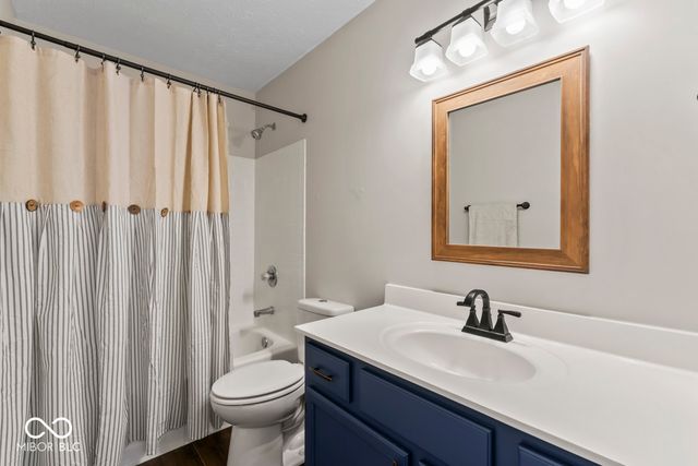 6318 Creekview Lane, Fishers, IN 46038