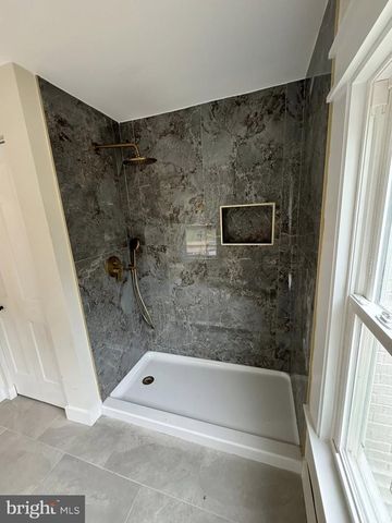 58 MAIN ST, Bridgeport, NJ 08014