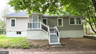 58 MAIN ST, Bridgeport, NJ 08014