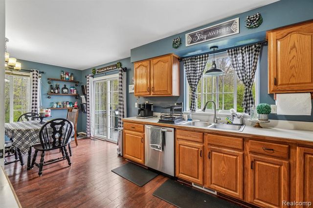 23882 Monroe Street, Armada, MI 48005