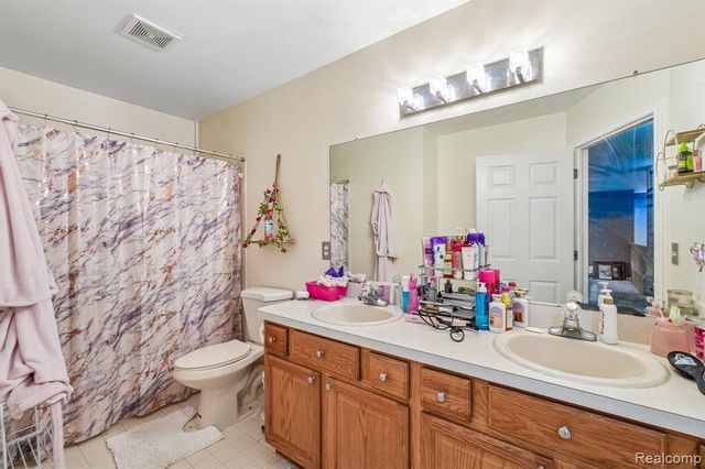 23882 Monroe Street, Armada, MI 48005