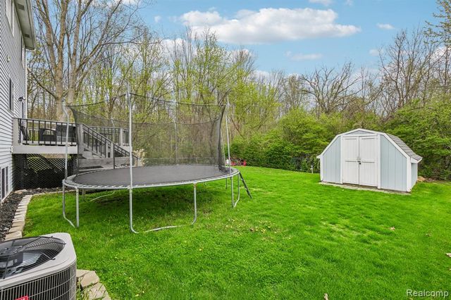 23882 Monroe Street, Armada, MI 48005