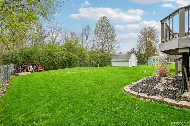 23882 Monroe Street, Armada, MI 48005