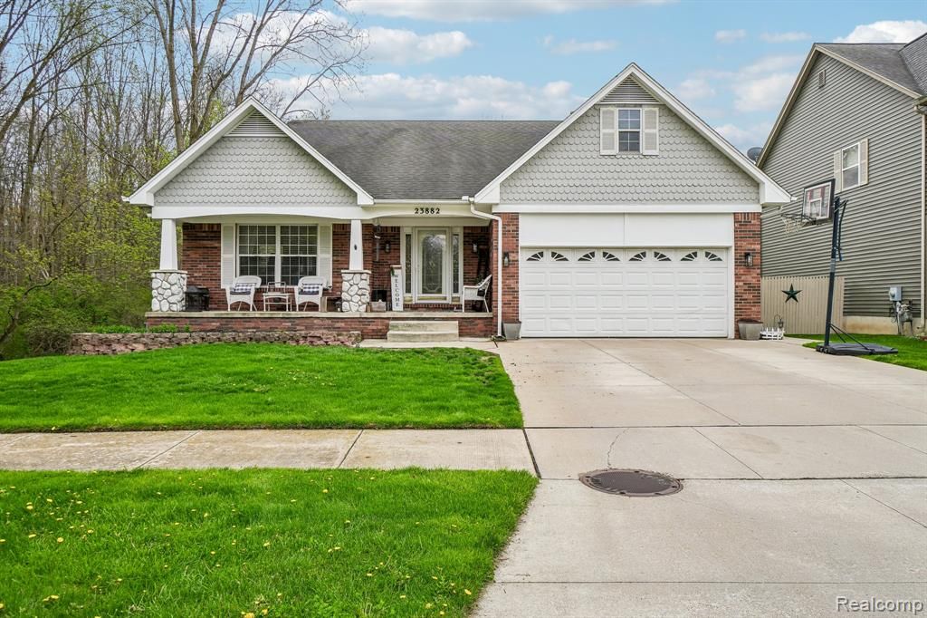 23882 Monroe Street, Armada, MI 48005