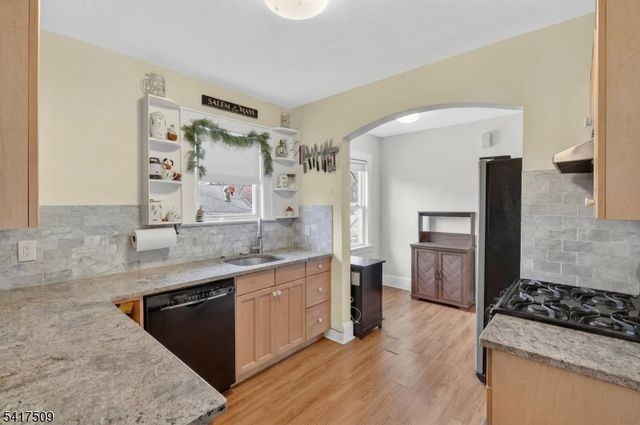 10 Brookside Ave, Hawthorne Boro, NJ 07506