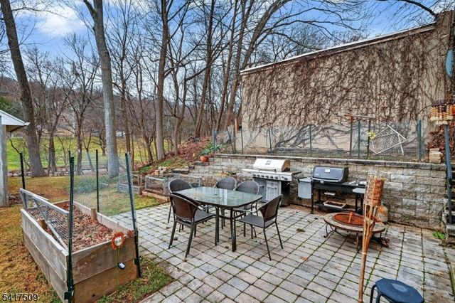 10 Brookside Ave, Hawthorne Boro, NJ 07506