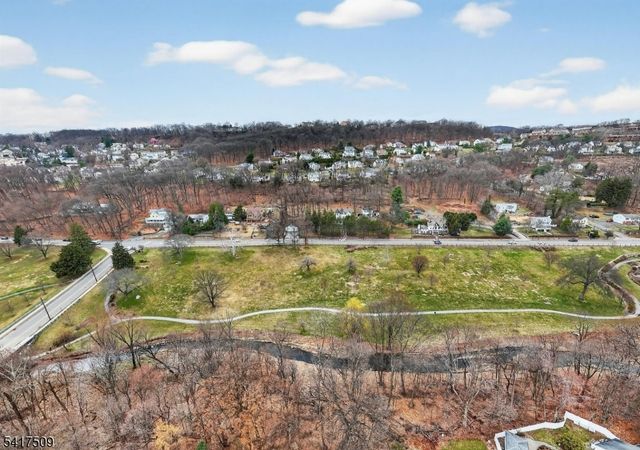 10 Brookside Ave, Hawthorne Boro, NJ 07506