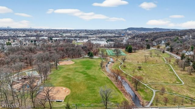 10 Brookside Ave, Hawthorne Boro, NJ 07506