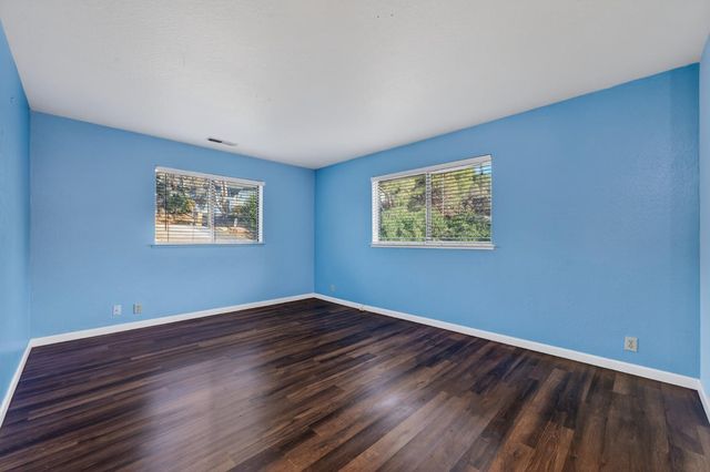 23579 Acacia Ct, Auburn, CA 95602