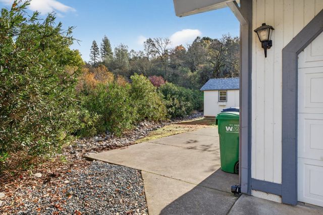 23579 Acacia Ct, Auburn, CA 95602