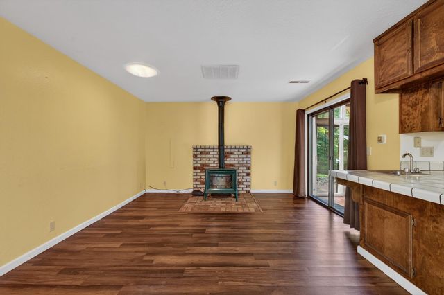 23579 Acacia Ct, Auburn, CA 95602