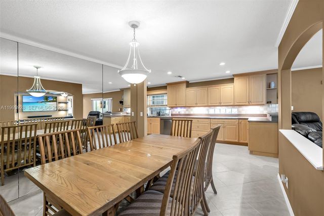 9715 SW 1st Ct, Coral Springs, FL 33071