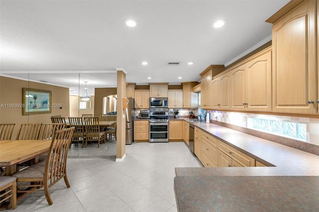 9715 SW 1st Ct, Coral Springs, FL 33071