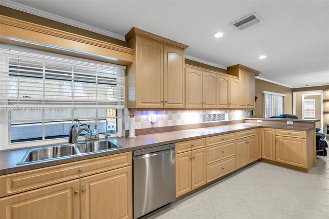 9715 SW 1st Ct, Coral Springs, FL 33071