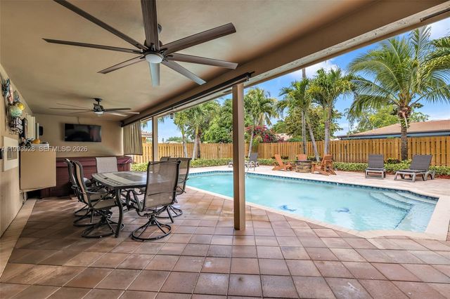 9715 SW 1st Ct, Coral Springs, FL 33071