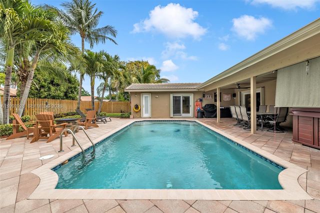 9715 SW 1st Ct, Coral Springs, FL 33071