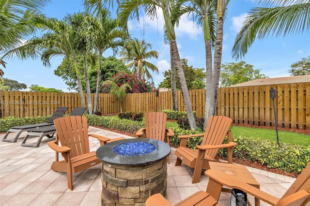 9715 SW 1st Ct, Coral Springs, FL 33071