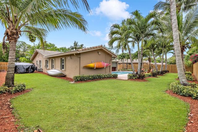 9715 SW 1st Ct, Coral Springs, FL 33071