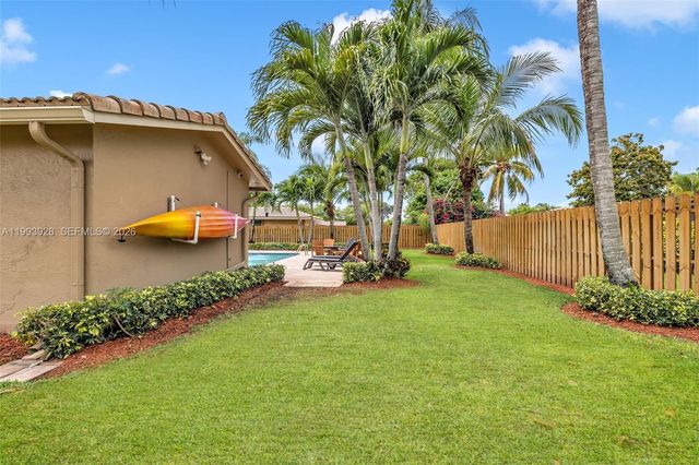 9715 SW 1st Ct, Coral Springs, FL 33071