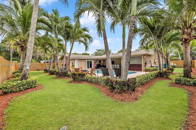 9715 SW 1st Ct, Coral Springs, FL 33071